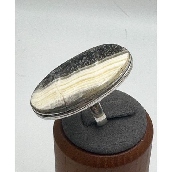 Natural Zebra Lace Calcite Gemstone Ring .925 Stone Ring Sz 8 - 11.43 Grams - Picture 3 of 4